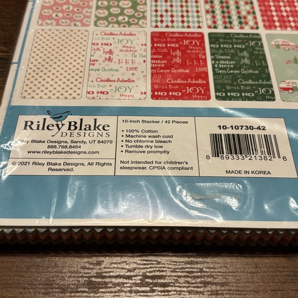 Christmas Adventure Fabric - 10-inch Stacker - Picture 4 of 7